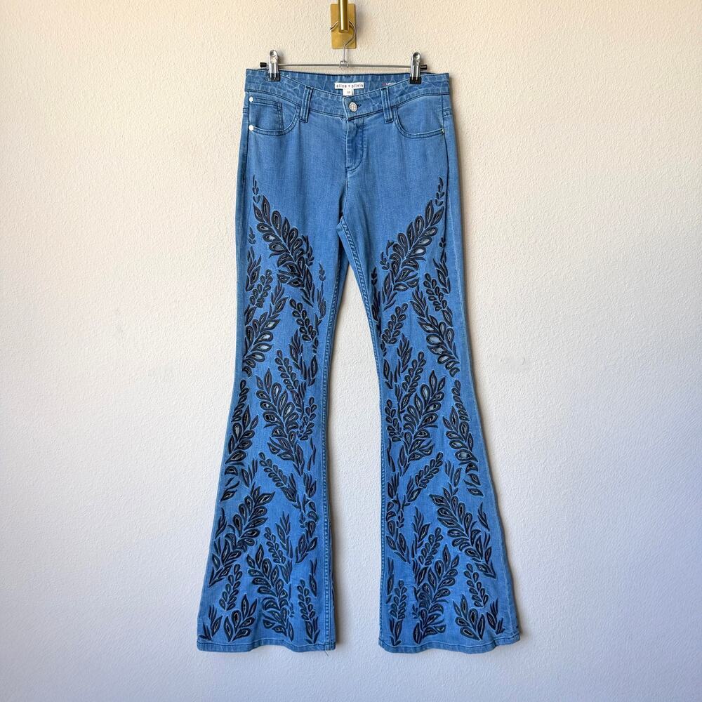 Alice + Olivia Ryley Low Rise Broderie Anglaise Flared Jeans Size 28 - Picture 2 of 7